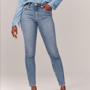 Abercrombie Curve Love High Rise Skinny Jeans